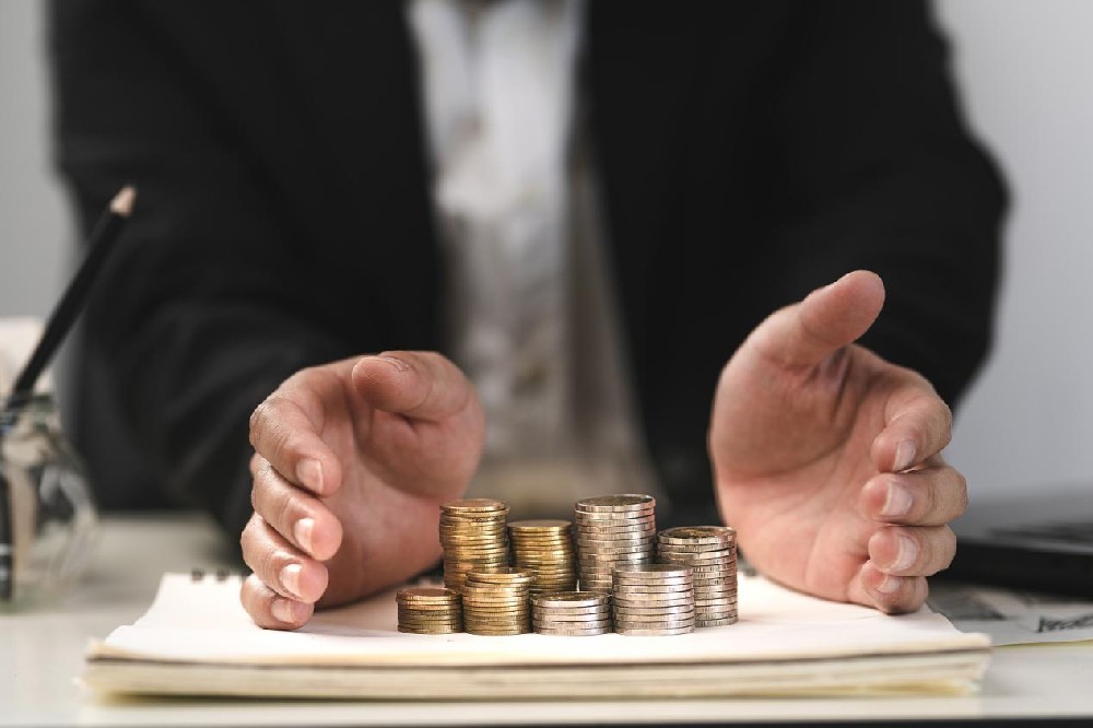 “分析师喊单”到底是不是诈骗？——拆解贵金属“老师”背后的利益链